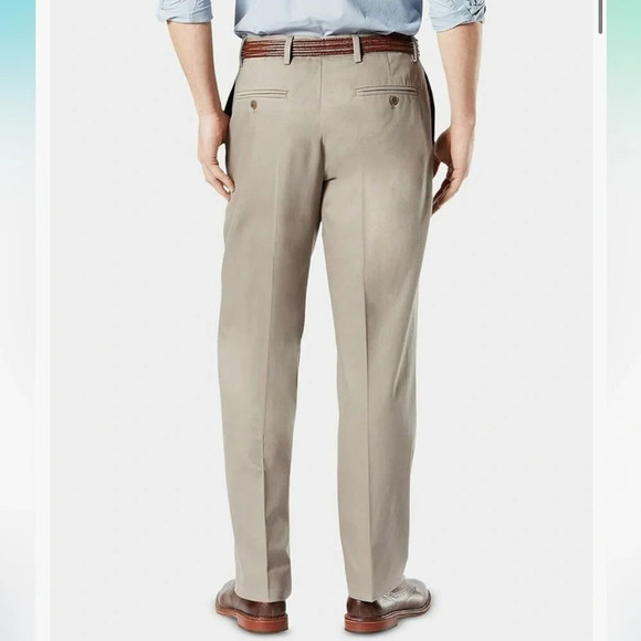 Dockers Classic Fit Signature Tan Khaki Lux Cotton Stretch
Pants size 38x30 - Picture 2 of 6